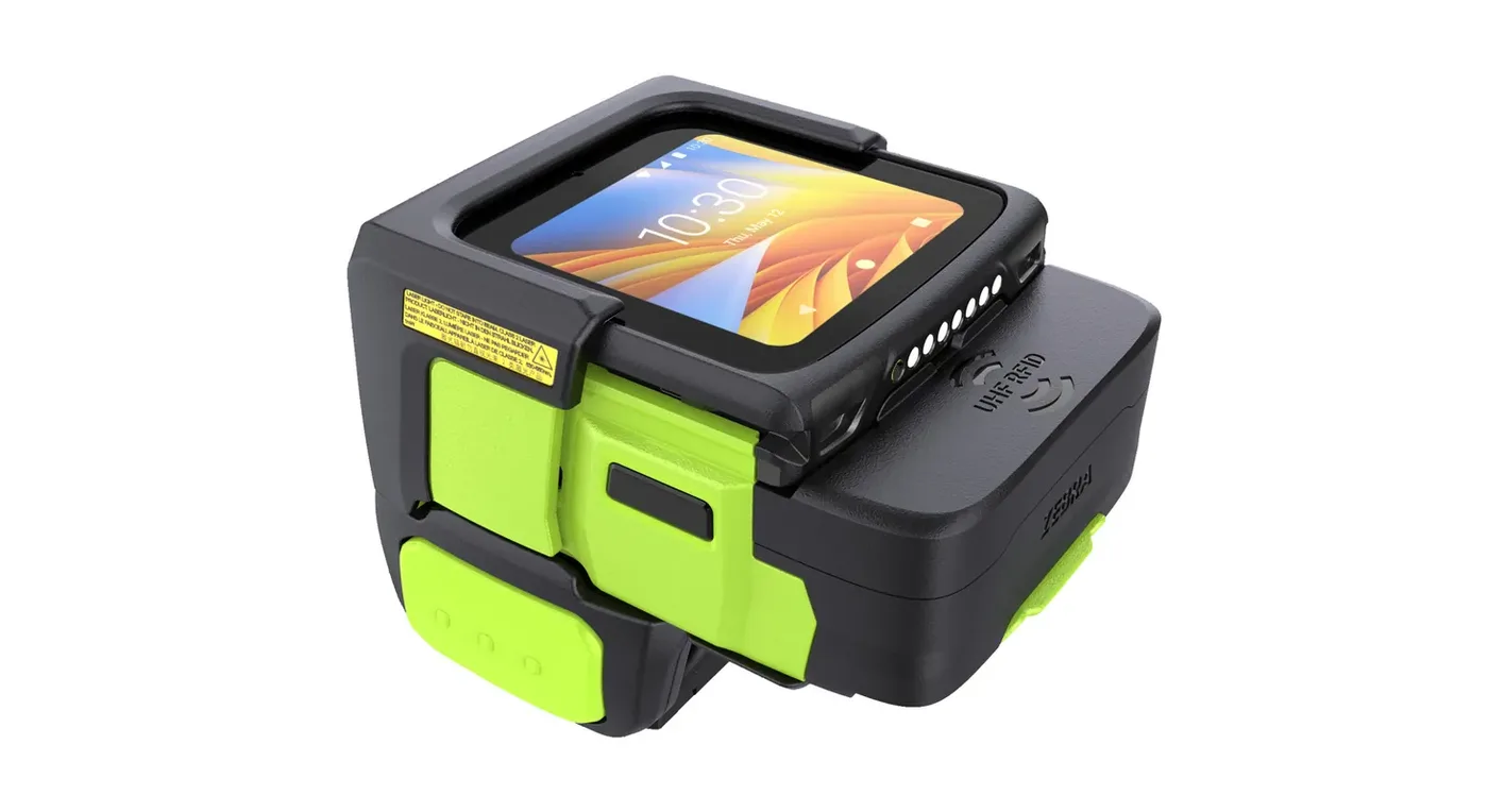 Wearable RFID reader for hands-free reading