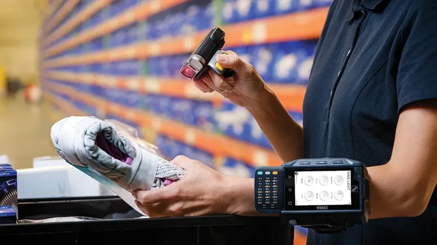 Scanning a shoe with a wearable scanner